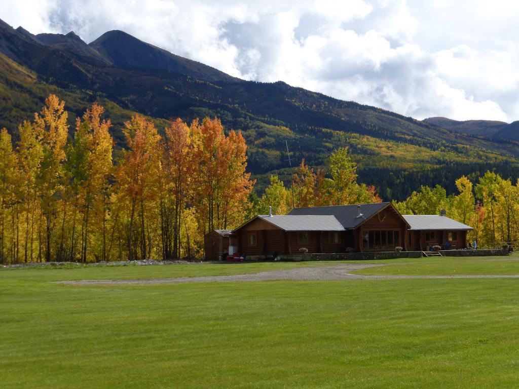 Folding Mountain B & B Fort Nelson Luaran gambar