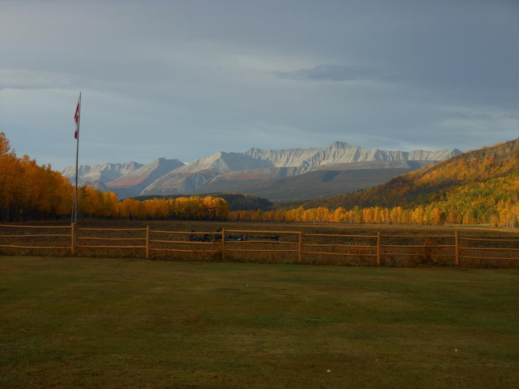 Folding Mountain B & B Fort Nelson Luaran gambar