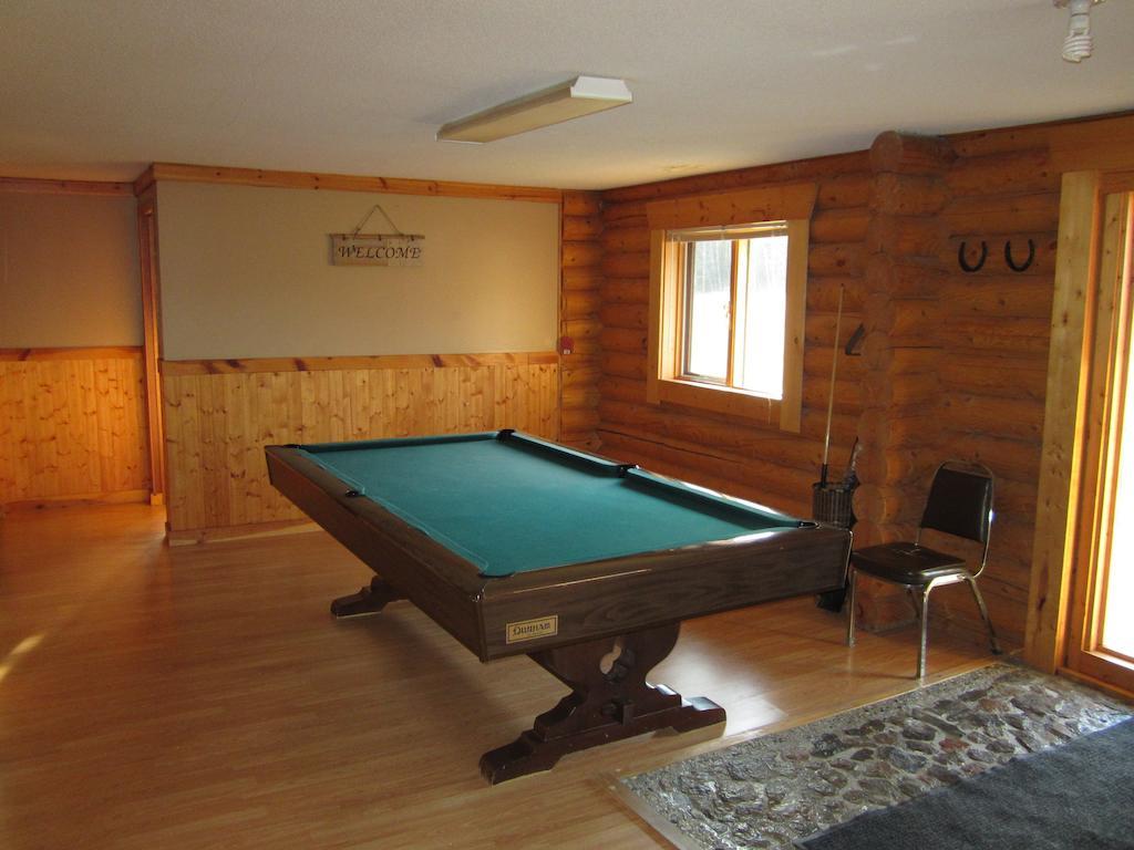 Folding Mountain B & B Fort Nelson Luaran gambar