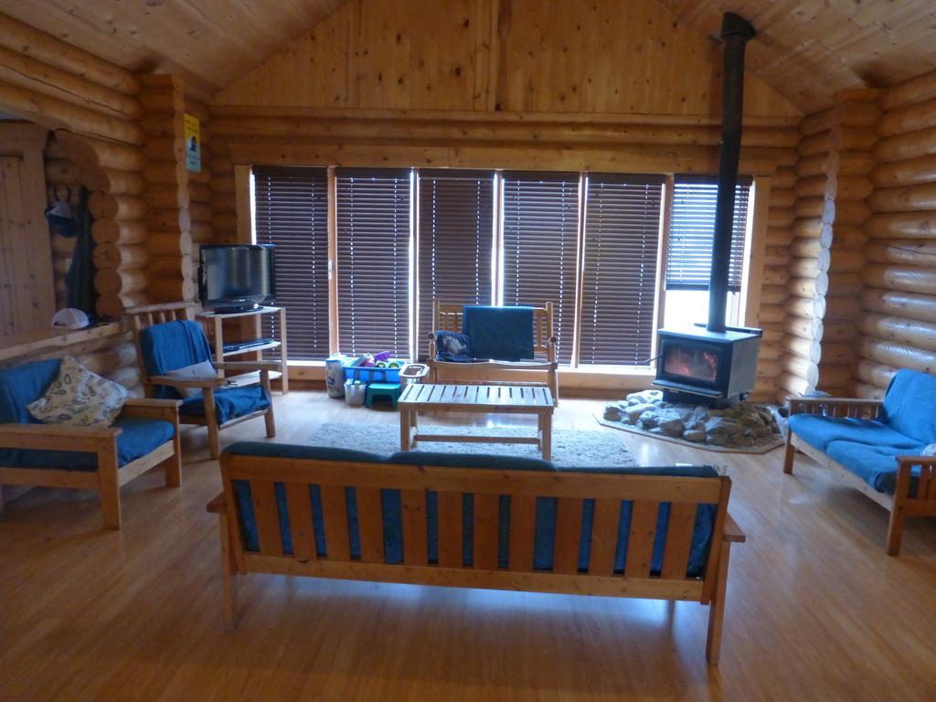 Folding Mountain B & B Fort Nelson Luaran gambar