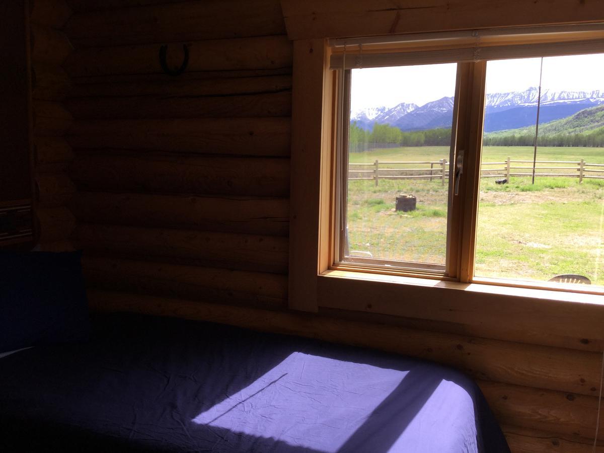 Folding Mountain B & B Fort Nelson Luaran gambar