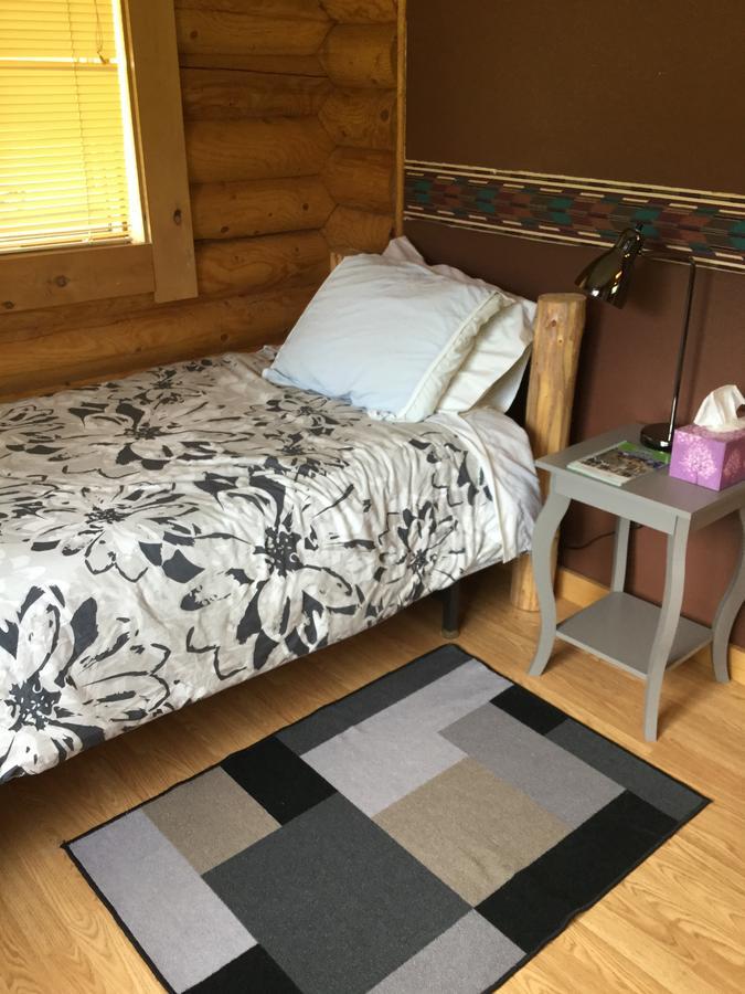 Folding Mountain B & B Fort Nelson Luaran gambar