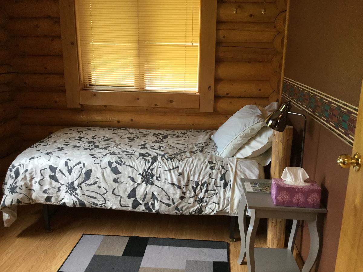 Folding Mountain B & B Fort Nelson Luaran gambar