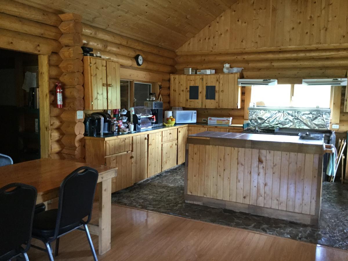 Folding Mountain B & B Fort Nelson Luaran gambar