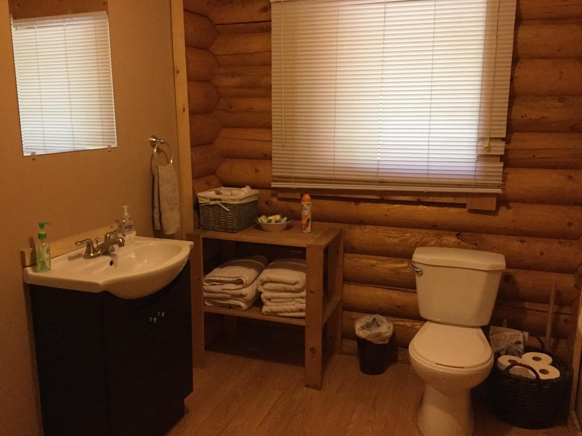 Folding Mountain B & B Fort Nelson Luaran gambar