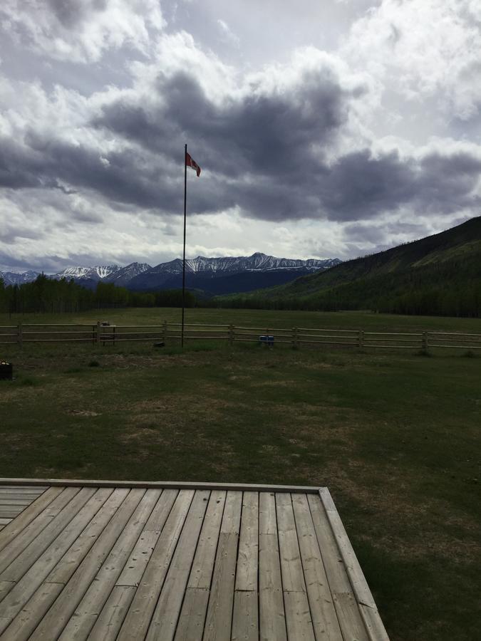 Folding Mountain B & B Fort Nelson Luaran gambar