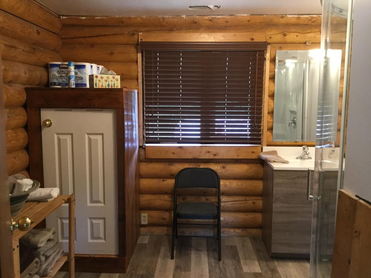 Folding Mountain B & B Fort Nelson Luaran gambar