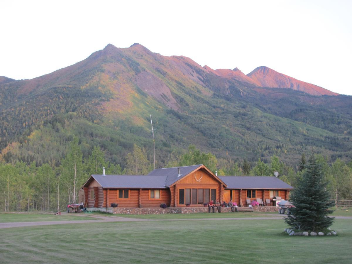 Folding Mountain B & B Fort Nelson Luaran gambar