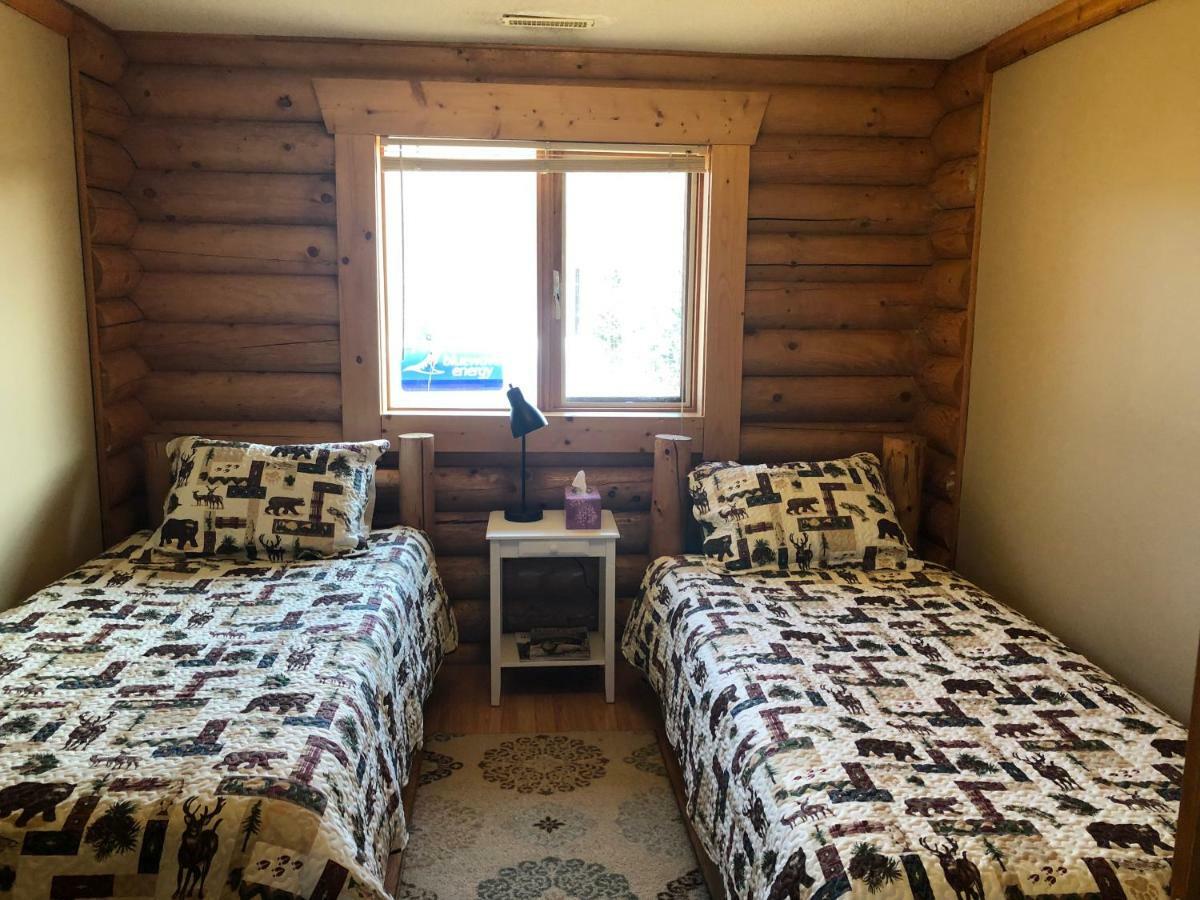 Folding Mountain B & B Fort Nelson Luaran gambar